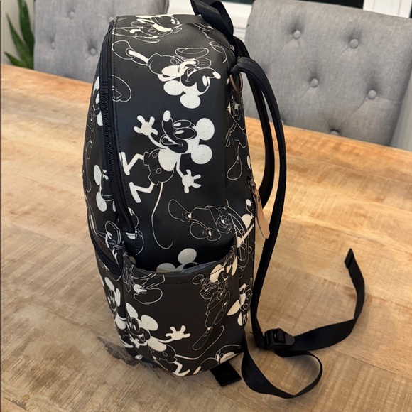 Petunia pickle bottom backpack - Picture 4 of 15